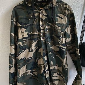 Forever 21 camo men’s jacket